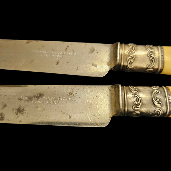 Pair Vintage Landers Frary & Clark Ivory Celluloid Handle Dinner Knives USA - Picture 3 of 3